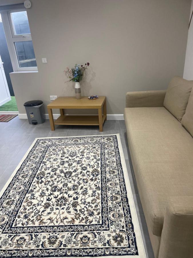 One Bedroom Apartment Goodmayes Buitenkant foto
