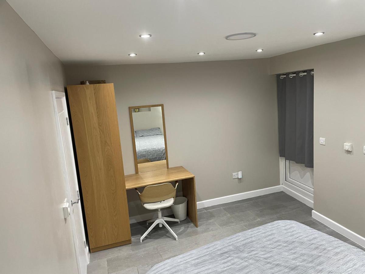 One Bedroom Apartment Goodmayes Buitenkant foto